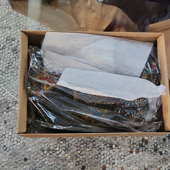 Colorful Embroidered Women's Boots - Picture 6 of 8